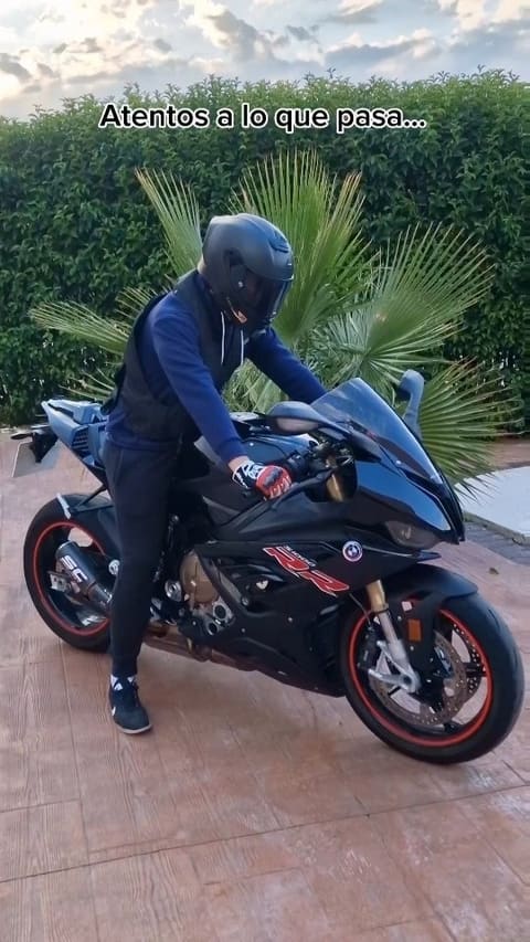 Reel de Hit-Air con un motorista y su chaleco airbag