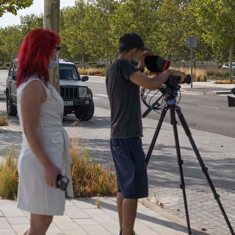 Equipo de Andrara preparando un rodaje publicitario en exterior